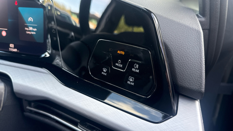 Volkswagen Golf 1.5 TSI Life 5dr Petrol Hatchback